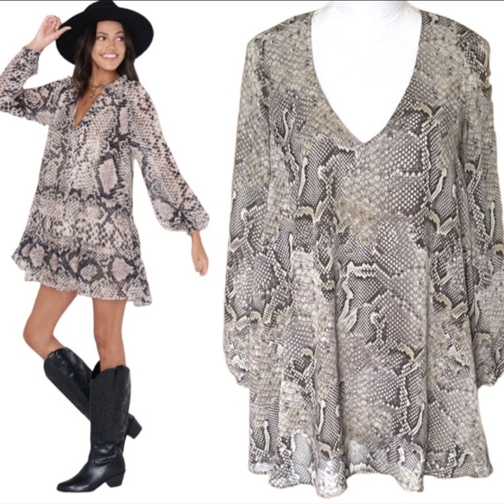 Show Me Your Mumu Gray Snakeskin Print V Neck Mini Dress or Tunic Size Small